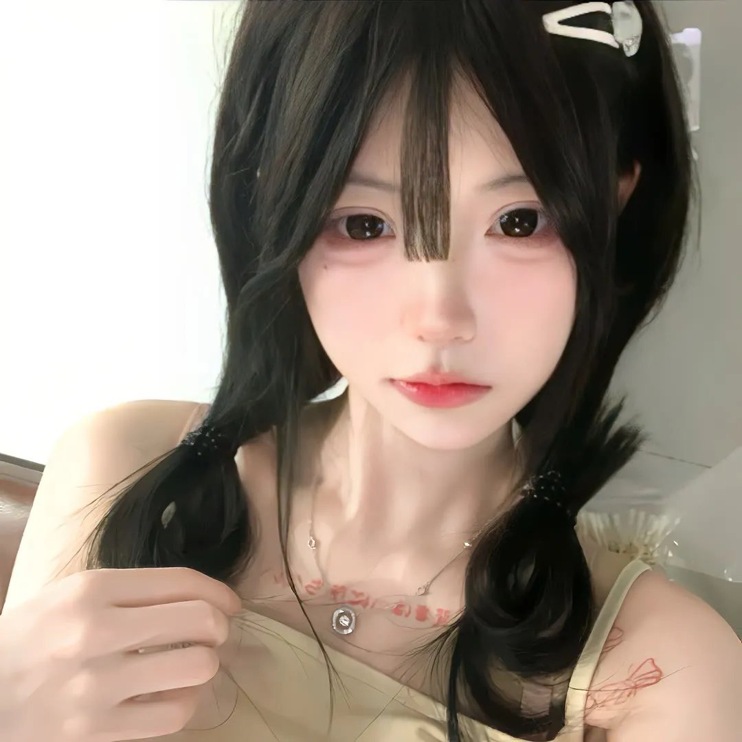 无法触碰的她